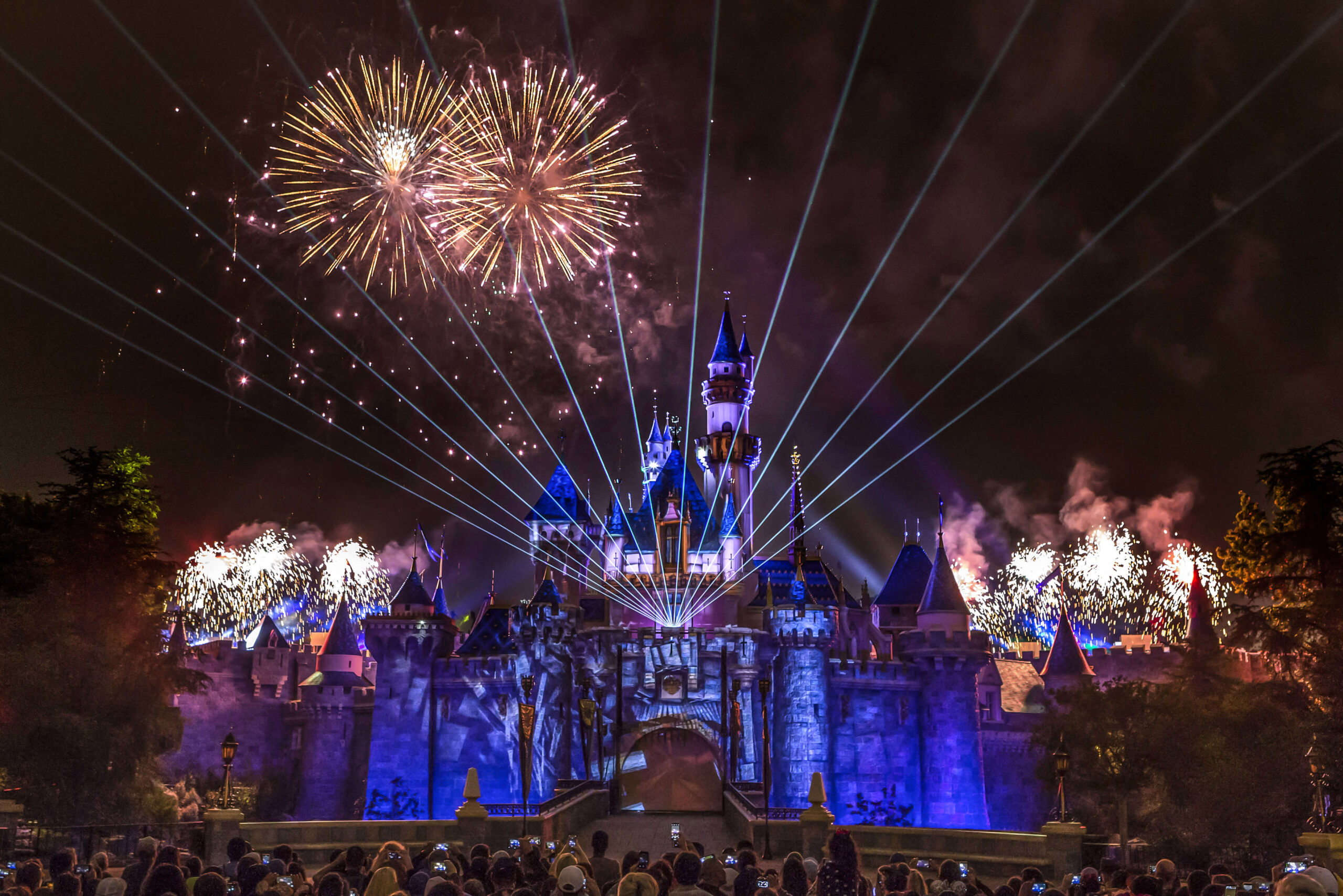 Electrical Parade y los fuegos artificiales regresan a Disneyland
